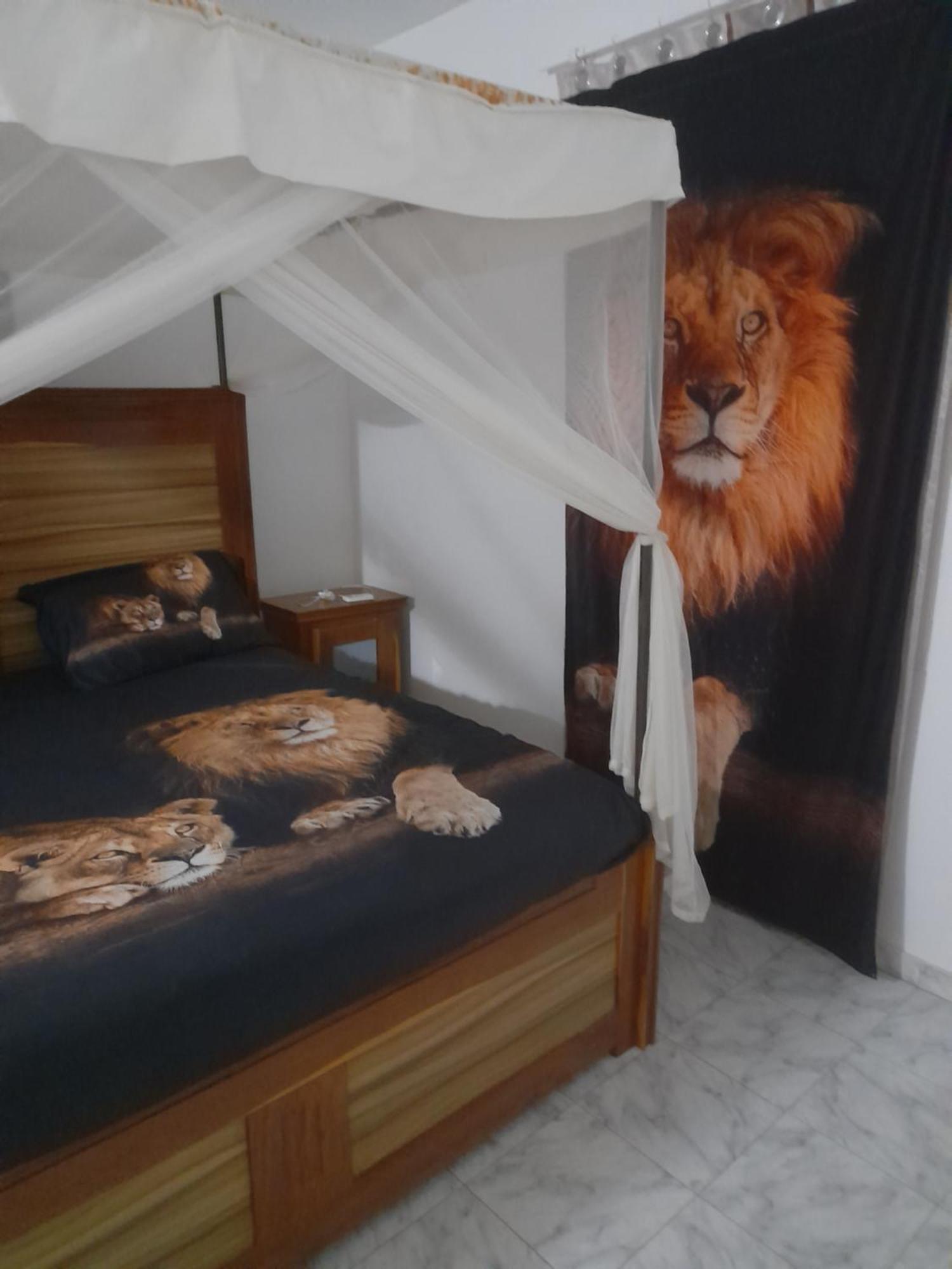 Maison D Hote La Dore Du Senegal Bas-De - Villa Сомоне Екстериор снимка
