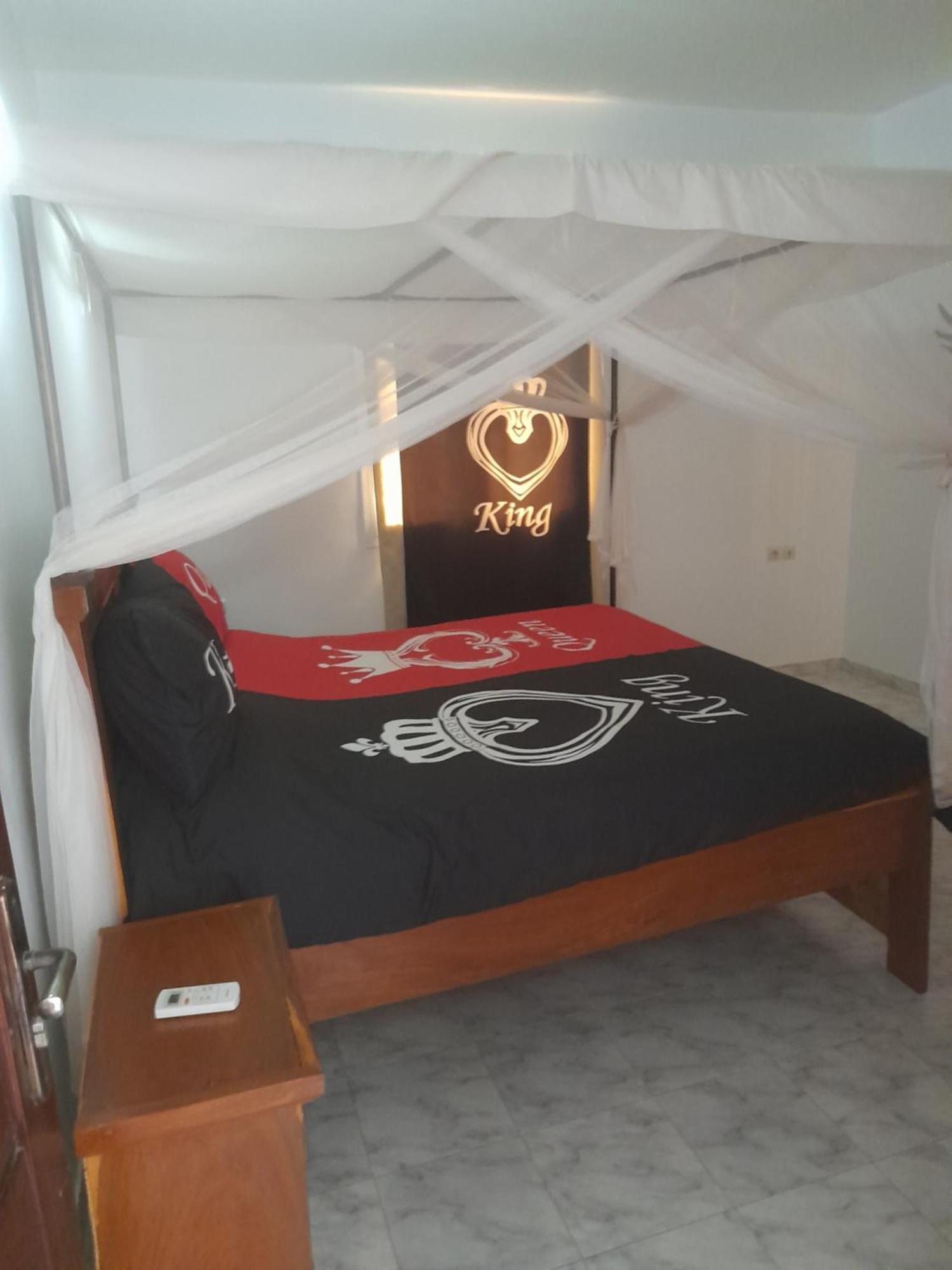 Maison D Hote La Dore Du Senegal Bas-De - Villa Сомоне Екстериор снимка