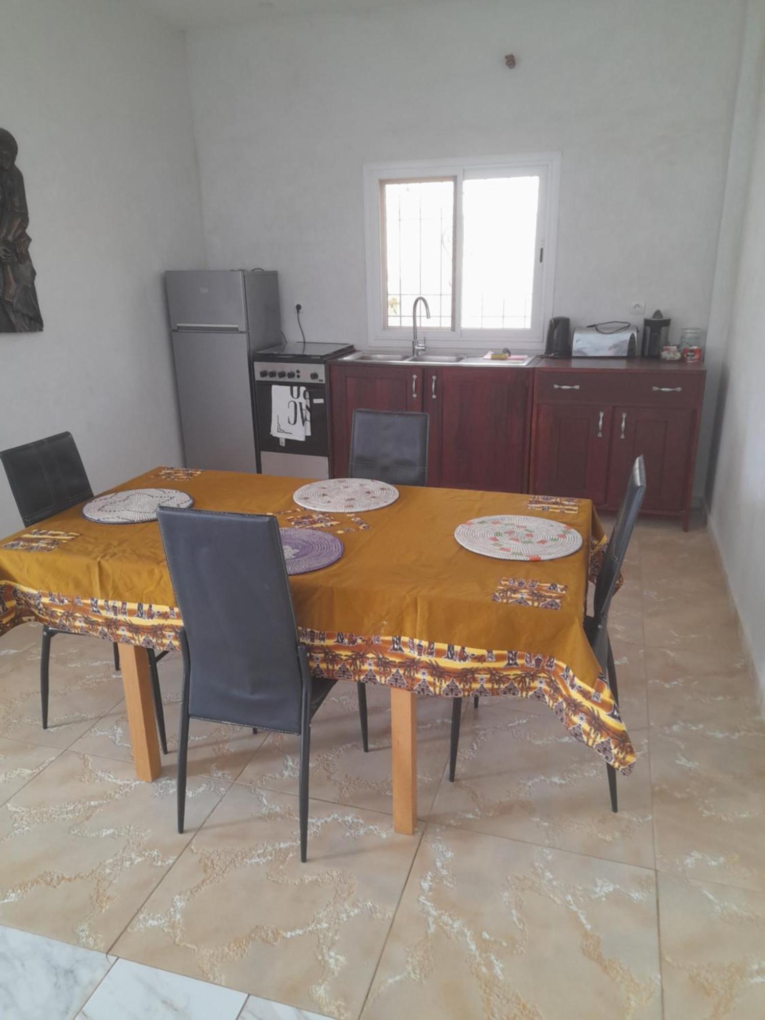 Maison D Hote La Dore Du Senegal Bas-De - Villa Сомоне Стая снимка